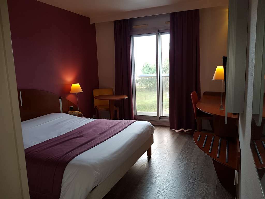 Kyriad Bourg En Bresse Zimmer foto